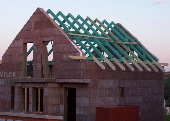 Zhotovení střechy a krovu