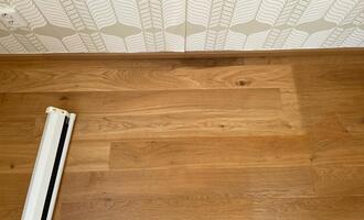 Hloubkové čištění dřevěné podlahy - stav před realizací