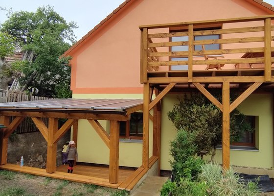 Stavba dřevěného balkónu