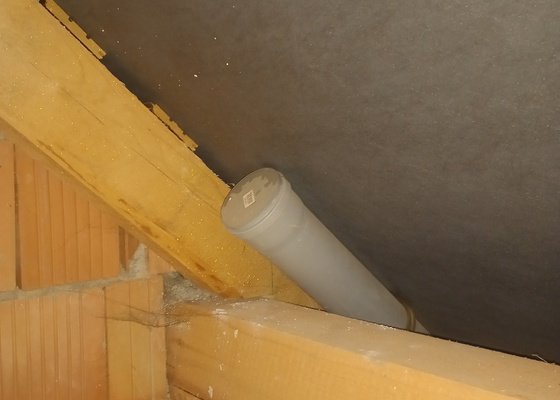 Vyvedení odvzdušnění kanalizace na střechu rodinného domu